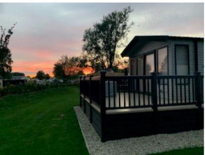 Lavender Lodge South Cerney Buitenkant foto